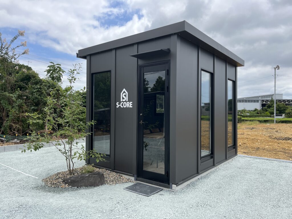 S-CORE庭先でオフィス